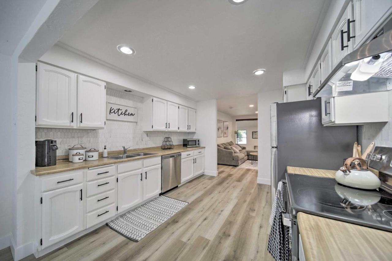 Bright And Airy Liberty Lake Abode With Backyard! المظهر الخارجي الصورة