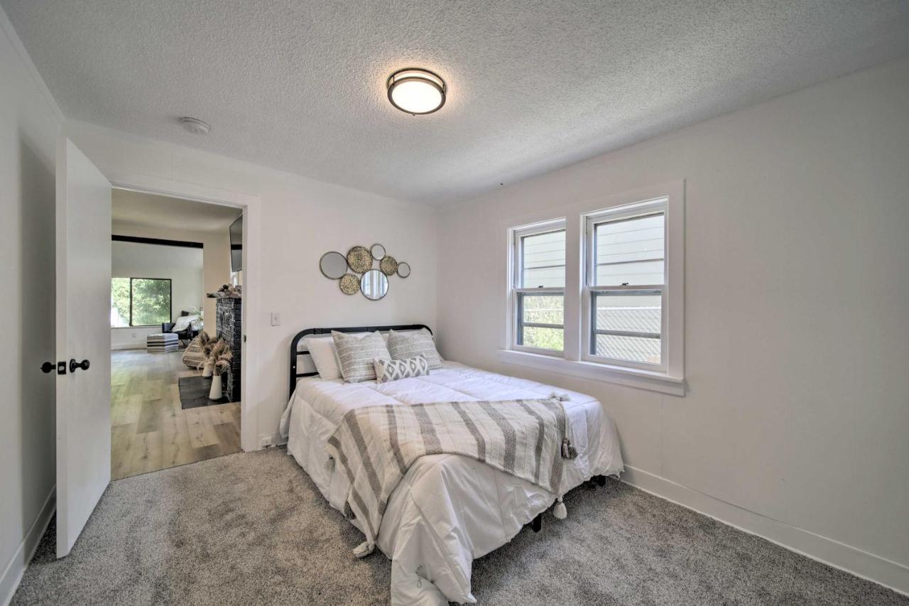 Bright And Airy Liberty Lake Abode With Backyard! المظهر الخارجي الصورة